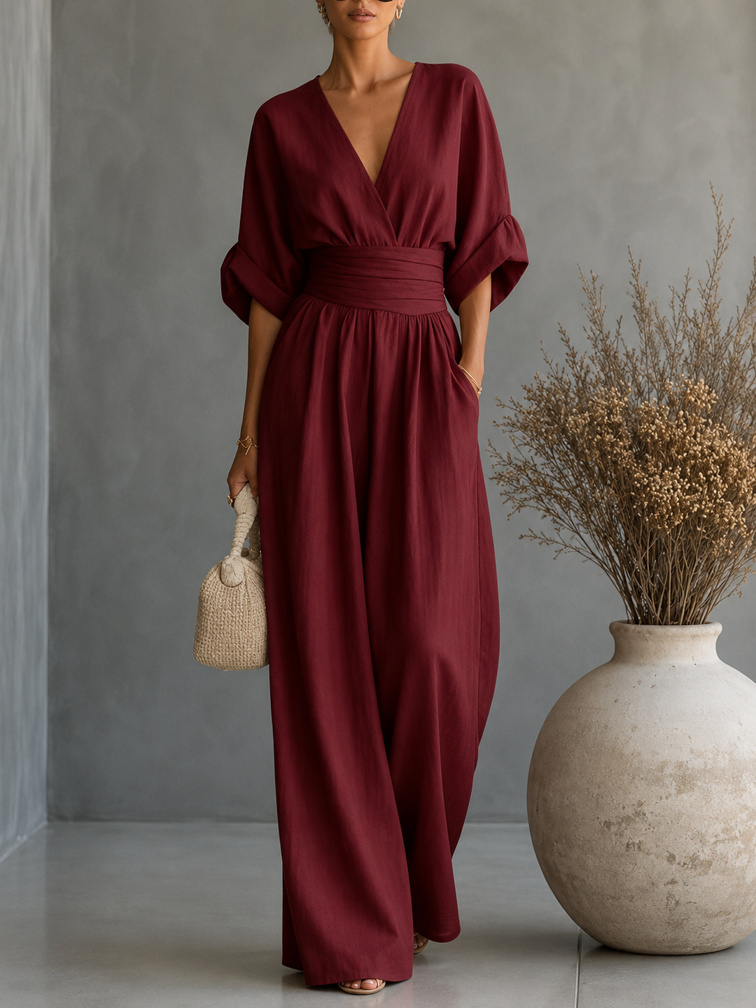 Elira | Elegancki Kombinezon z Dekoltem w Serek